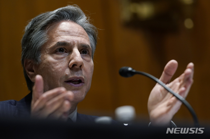 [워싱턴=AP/뉴시스]토니 블링컨 미국 국무장관이 27일(현지시간) 상원 세출위 소위에 출석해 발언하고 있다. 2022.04.27.
