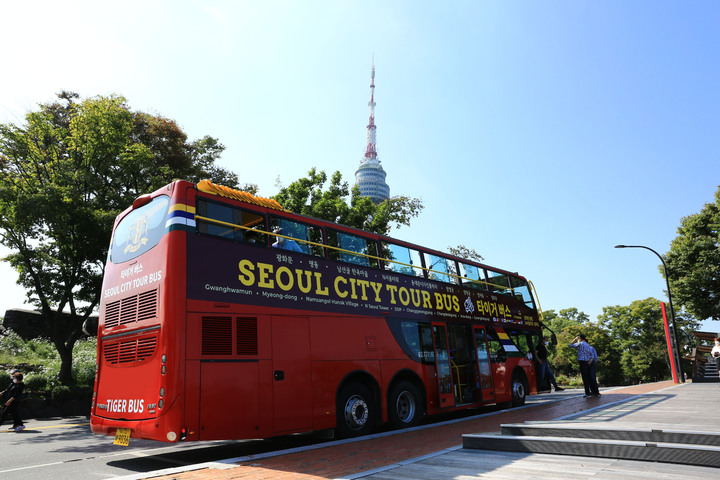 서울시티투어버스. 2022.04.29. (사진=한국관광공사 제공) photo@newsis.com *재판매 및 DB 금지