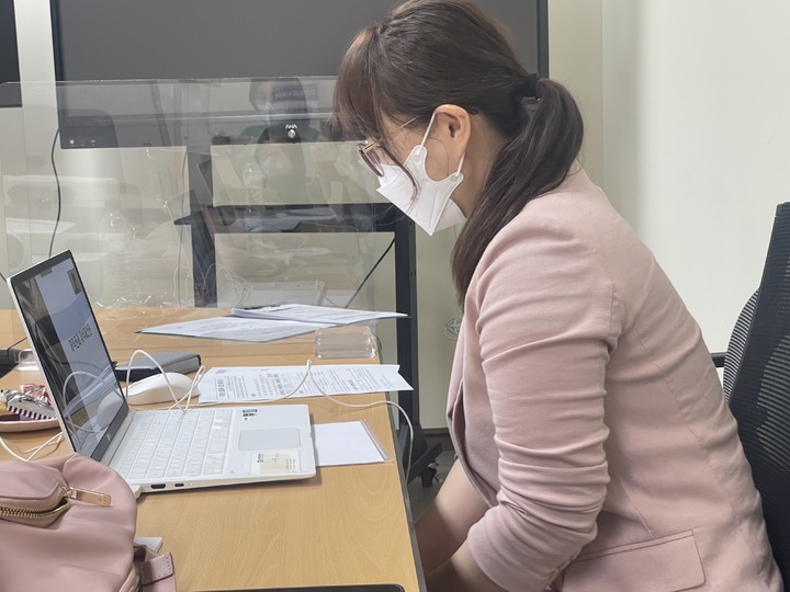 [울산=뉴시스] 구미현 기자 = 울산대학교 창업보육센터는 지난 27일 울산경제진흥원과 함께 저작권 교육을 울산대 산학협동관 화상회의실에서 비대면으로 진행했다고 29일 밝혔다. 2022,04.29. (사진=울산대 제공)  *재판매 및 DB 금지