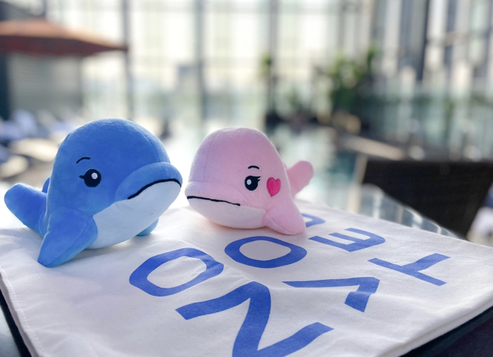 노보텔 앰배서더 동대문 캐릭터 '돌핀이'(왼쪽)와 '핀핀이' *재판매 및 DB 금지