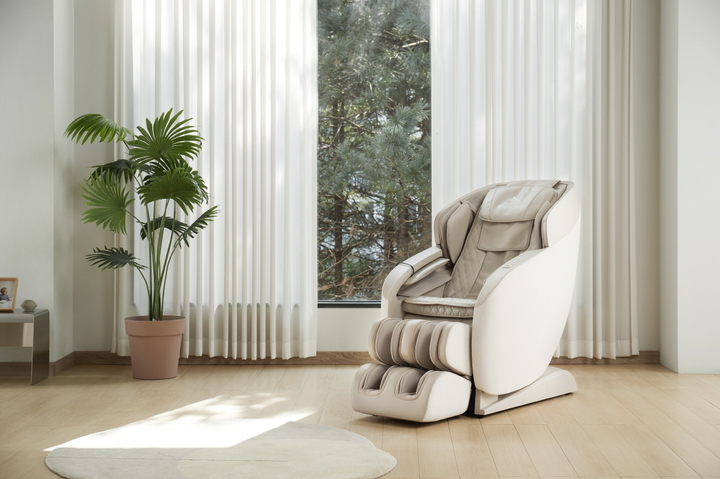 [서울=뉴시스] 패브릭 쇼파형 안마의자 크림베이지. (사진=SK매직 제공) 2022.05.02. photo@newsis.com *재판매 및 DB 금지