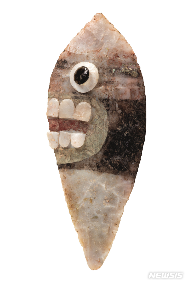 [서울=뉴시스]<얼굴모양 제의용 칼>, 아스테카, 16세기 초, 길이 15cm, 멕시코 템플로마요르박물관