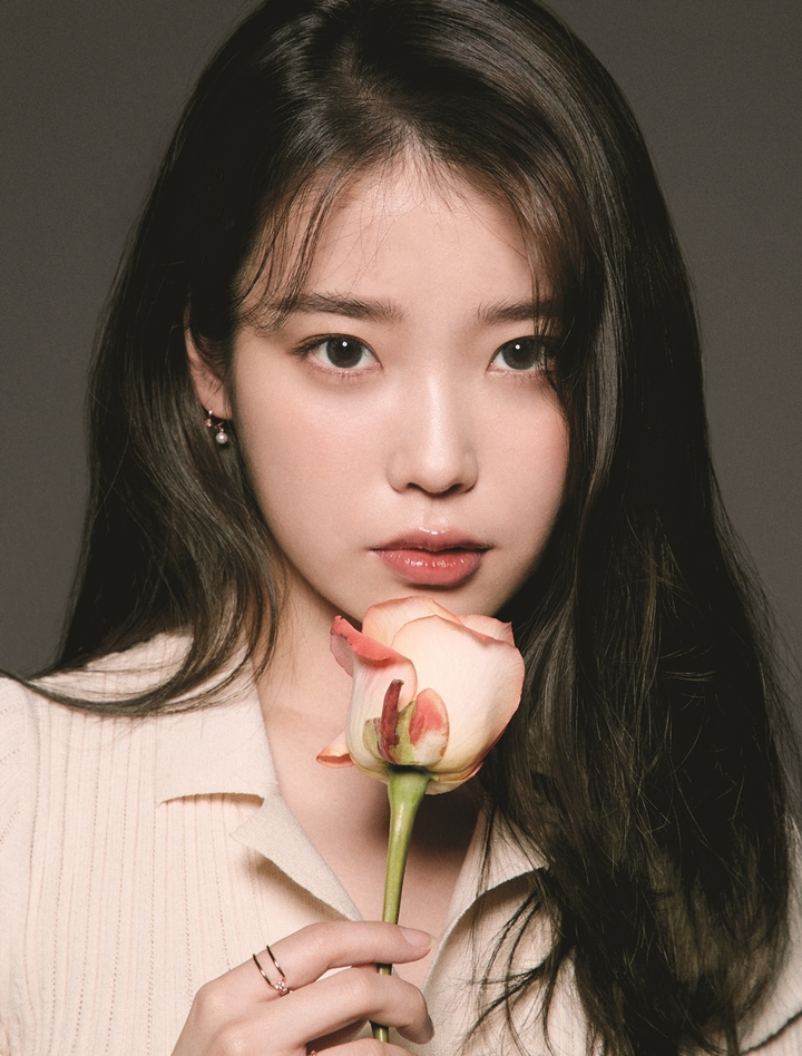 [서울=뉴시스] 아이유. 2022.05.05. (사진 = 이담 엔터테인먼트 제공) photo@newsis.com *재판매 및 DB 금지