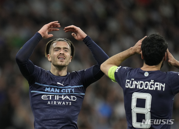 [마드리드=AP/뉴시스]기회 놓친 맨시티 잭 그릴리쉬(왼쪽).2022.05.05 