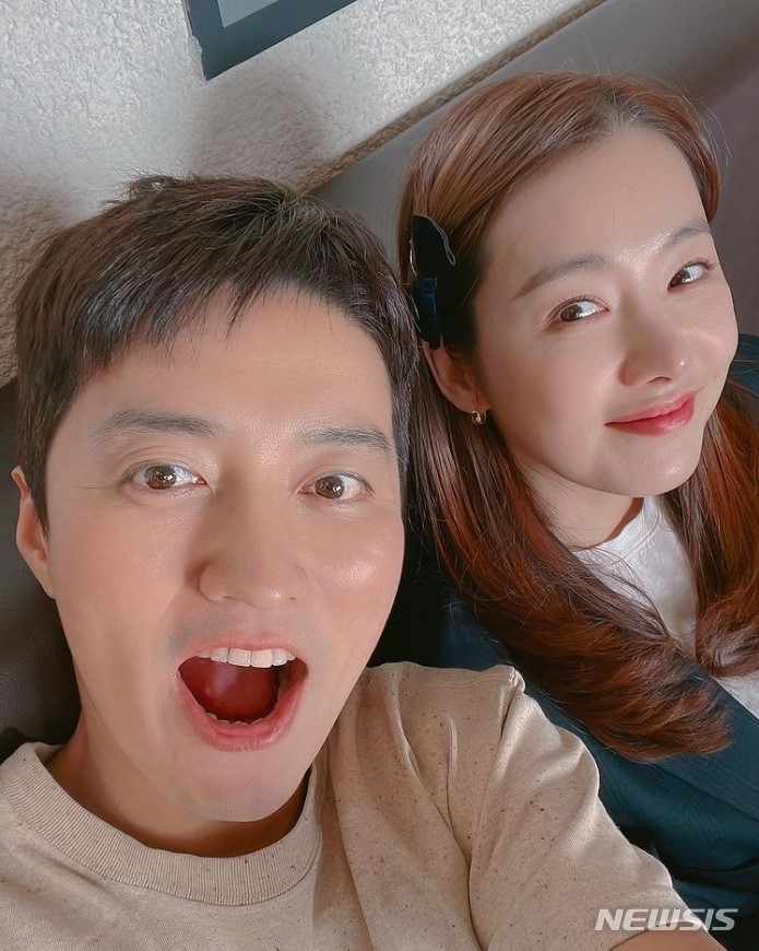 [서울=뉴시스] 왼쪽부터 인교진, 소이현. 2022.05.07. (사진 = 소이현 인스타그램 캡쳐) photo@newsis.com*재판매 및 DB 금지