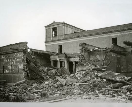 [서울=뉴시스] 1944년 아샤펜부르크 폭격 이후 독일 폼페야눔 안뜰의 모습. 2022.05.09. (사진=로라 영 인스타그램 갈무리) *재판매 및 DB 금지
