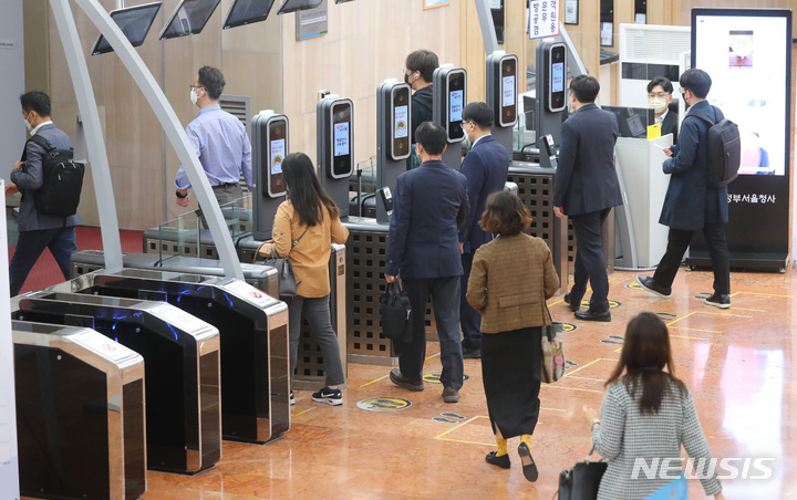 올해 국가공무원 경력채용 선발인원, 최소 2천명 이상 될듯