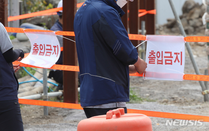 [제주=뉴시스] 우장호 기자 = 제주 도내 한 공사 현장에서 일하던 근로자가 구조물에 깔려 숨지는 사고가 발생했다. 사진은 기사와 관련이 없음. 뉴시스DB. woo1223@newsis.com