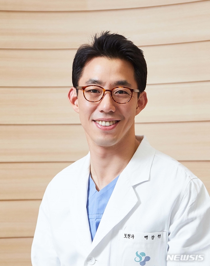 [서울=뉴시스]백장현 경희대치과병원 보철과 교수. (사진= 경희의료원 제공) 2022.05.12
