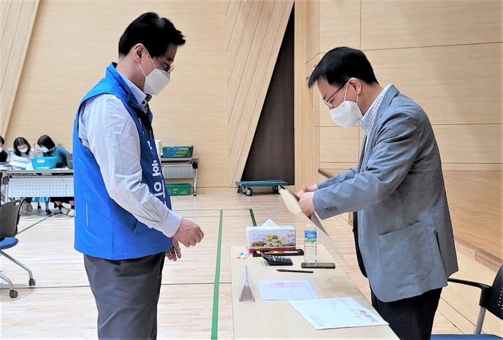 민주 원창묵, 원주갑 국회의원 후보 등록