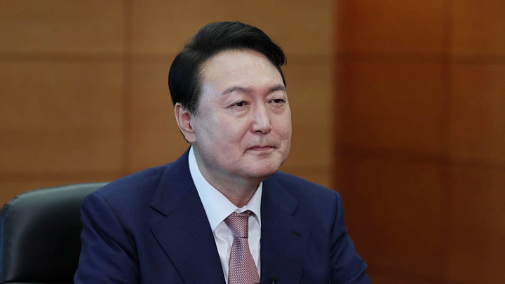 [서울=뉴시스] 윤석열 대통령이 12일 '제2차 글로벌 코로나19 정상회의'에서 화상 연설하고 있다. 윤 대통령은 "시급히 백신이 필요한 국가들에 충분한 공급과 안전하고 빠른 접종을 지원할 것"이라고 밝혔다. (사진=대통령실 제공) 2022.05.12. photo@newsis.com *재판매 및 DB 금지