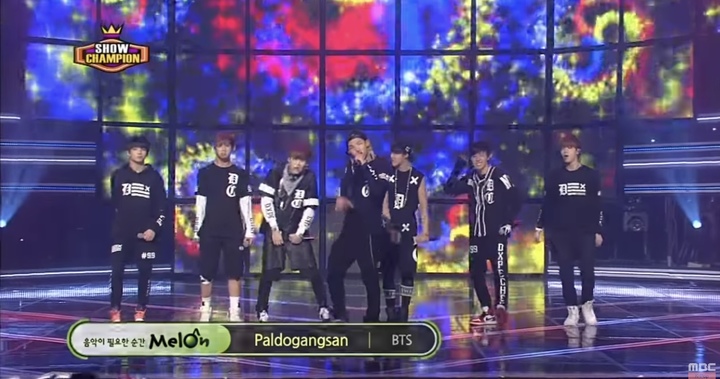 [서울=뉴시스] 방탄소년단 '팔도강산' 무대. 2022.05.14. (사진 = MBC 뮤직 유튜브 캡처) photo@newsis.com *재판매 및 DB 금지