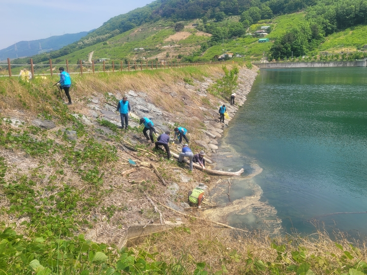 김해양산부산지사 저수지 환경정화행사 *재판매 및 DB 금지