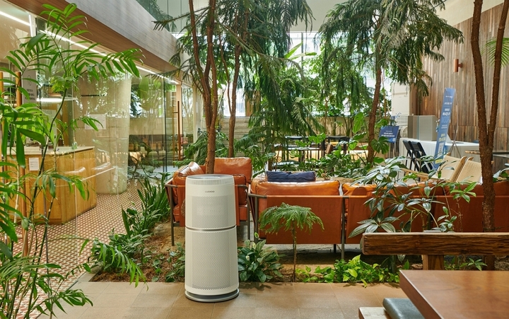 [서울=뉴시스] 역삼 트리하우스 브랜딩 캠페인 쿠쿠 ‘인스퓨어룸(Inspure Room)’에 진열된 공기청정기. (사진=쿠쿠 제공) 2022.05.16. photo@newsis.com *재판매 및 DB 금지