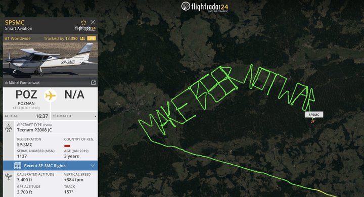 [서울=뉴시스] 지난 14일(현지시간) 폴란드 서부 포즈난에 있는 비행 학교 스마트 항공이 소유한 단일 엔진 항공기 'Tecnam P2008JC'가 약 4시간 동안 비행한 경로의 모습. '전쟁 말고 맥주를 만들어라'라는 메시지가 담겨 있다. (사진=플라이트레이더24 트위터 갈무리) 2022.05.16. *재판매 및 DB 금지