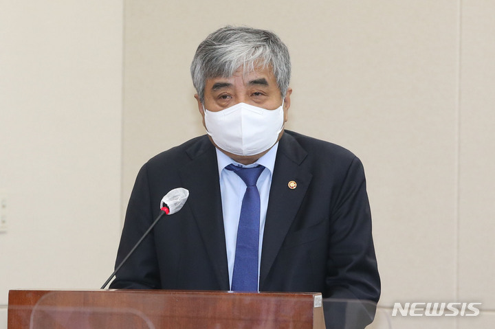 [서울=뉴시스] 최진석 기자 = 한상혁 방송통신위원장. (공동취재사진) 2022.05.17. photo@newsis.com