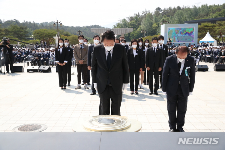 尹대통령 "오월정신, 국민통합 주춧돌…확고히 지켜나갈 것"(종합)