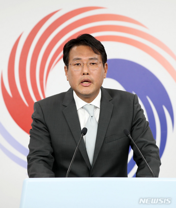 [서울=뉴시스] 홍효식 기자 = 김태효 국가안보실 제1차장이 18일 오후 서울 용산 대통령실 청사 브리핑장에서 한미 정상회담 관련 브리핑을 하고 있다. 2022.05.18. yesphoto@newsis.com