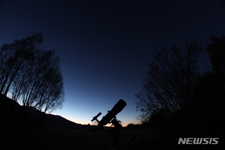 [서울=뉴시스]남이섬, 별밤 로맨틱 BBQ