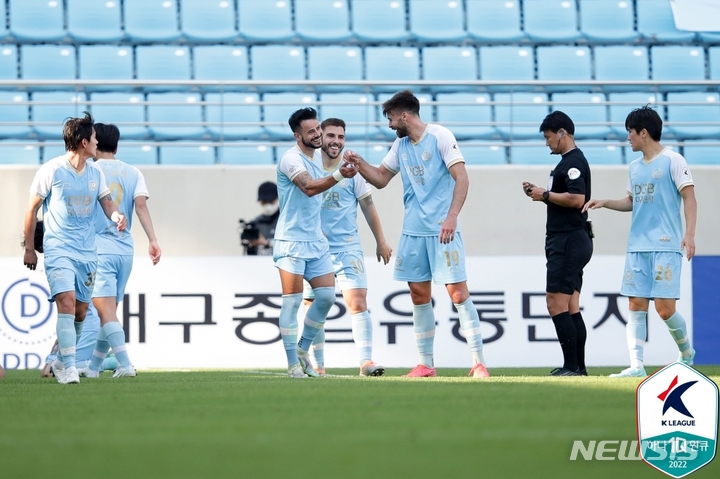 [서울=뉴시스]대구 세징야 50-50 클럽 가입. (사진=프로축구연맹 제공)