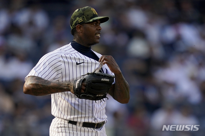 [뉴욕=AP/뉴시스] 뉴욕 양키스의 마무리 투수 아롤디스 채프먼.