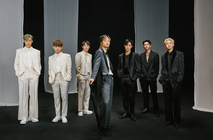 [서울=뉴시스] 탄(TAN) 단체 (사진= 생각 엔터테인먼트 제공 ) photo@newsis.com *재판매 및 DB 금지