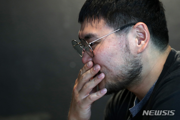 [서울=뉴시스] 백동현 기자 = 배우 한상조가 지난 24일 오후 서울 마포구 한 카페에서 뉴시스와 인터뷰하고 있다. 2022.05.29. livertrent@newis.com