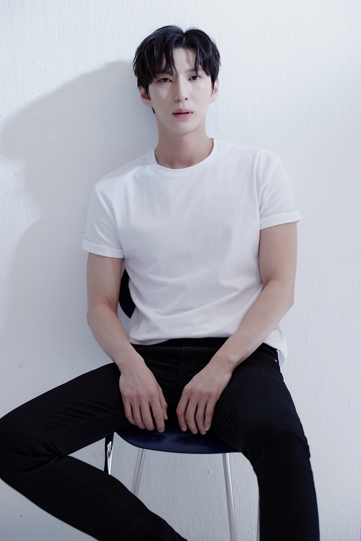 [서울=뉴시스] 빅스 레오 프로필 사진. 2022.05.25. (젤리피쉬엔터테인먼트 제공) photo@newsis.com *재판매 및 DB 금지