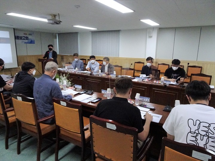 [안동=뉴시스] 26일 오전 경북 울진 민물고기연구센터에서 '경북 연안 기수역 생태계 기초조사 연구용역 최종보고회'가 열리고 있다. (사진=경북도 제공) 2022.05.26 *재판매 및 DB 금지