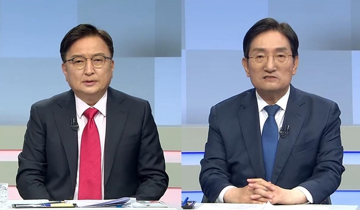 [청주=뉴시스] 국민의힘 김영환 충북지사 후보(왼쪽)와 더불어민주당 노영민 충북지사 후보. (사진=KBS청주 후보자 초청 방송토론회 캡처) photo@newsis.com *재판매 및 DB 금지