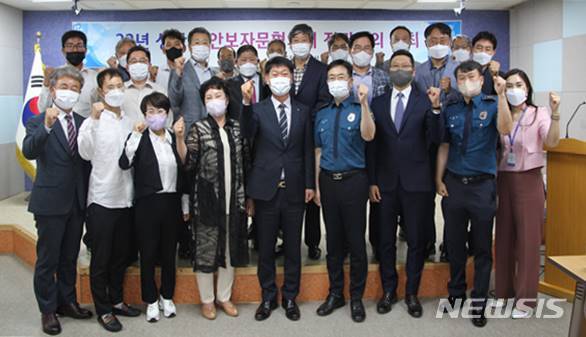 [전주=뉴시스]윤난슬 기자 = 전북 전주덕진경찰서 정보안보외사과는 '2022년 상반기 안보자문협의회 정기 간담회'를 진행했다고 27일 밝혔다.(사진=덕진경찰서 제공)