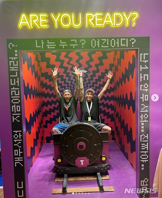 [서울=뉴시스]네이마르 한국 관광. (캡처=네이마르 인스타그램)