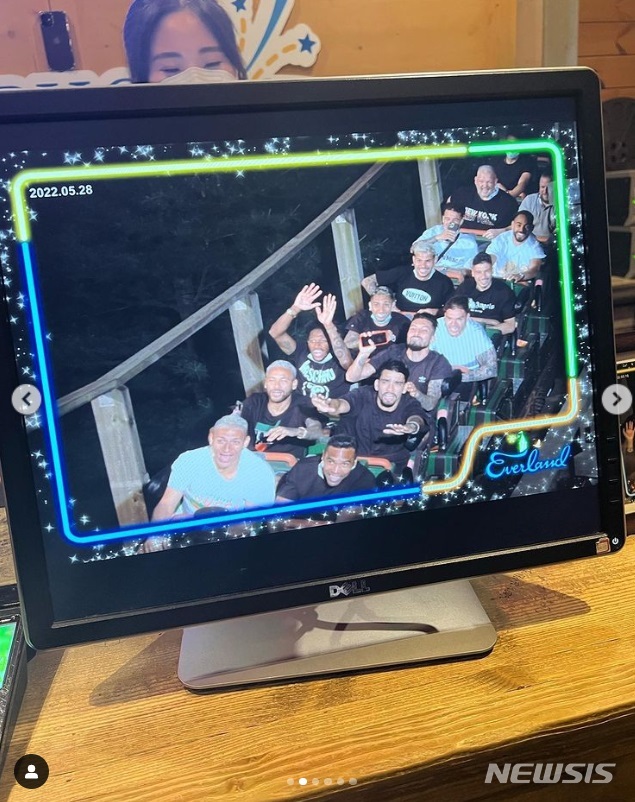 [서울=뉴시스]네이마르 한국 관광. (캡처=네이마르 인스타그램)