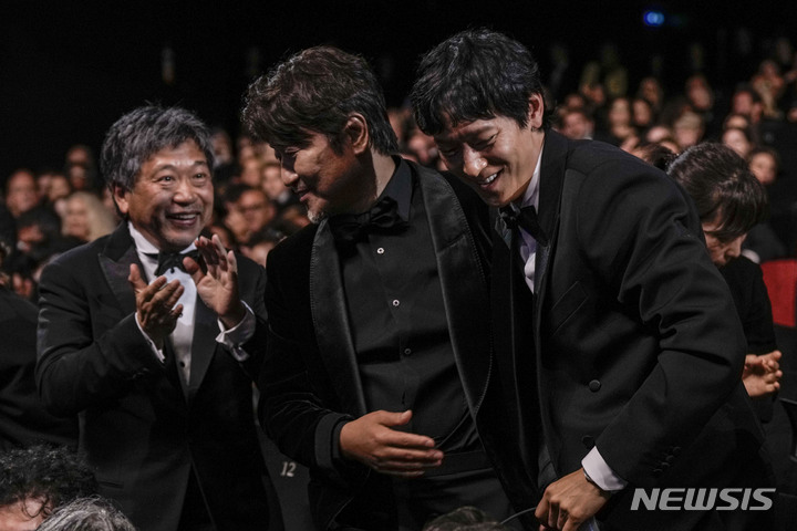 박찬욱 감독상, 송강호 남우주연상…칸 역사 쓴 한국영화(종합)