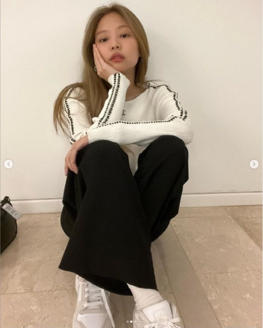 [서울=뉴시스] 제니 2022.05.30. (사진 = 인스타그램) photo@newsis.com&nbsp; *재판매 및 DB 금지