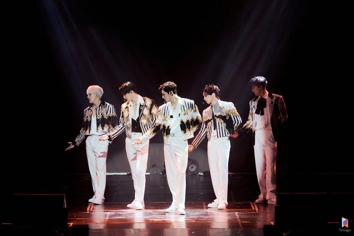 [서울=뉴시스] 아스트로 단독 콘서트 '스타게이저(STARGAZER)' 현장 사진 (사진= 판타지오 제공 ) photo@newsis.com *재판매 및 DB 금지