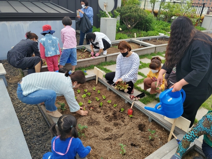 함안군공동육아나눔터 2호점, '텃밭가꾸기'  *재판매 및 DB 금지