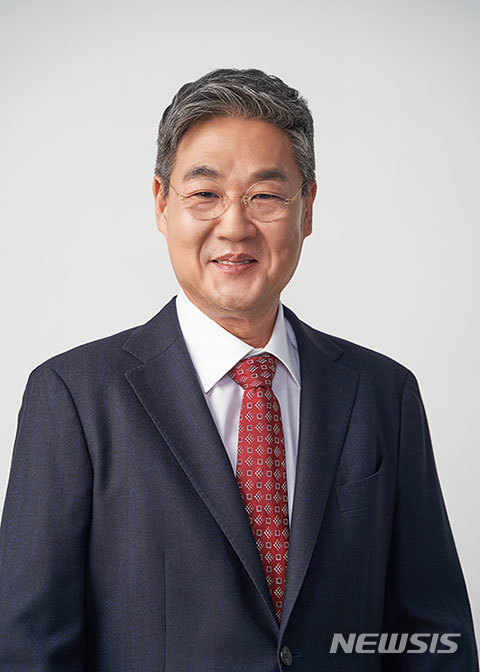 [서울=뉴시스] 1일 치러진 6·1 서울 종로구청장 선거에서 당선된 정문헌 당선인. 2022.06.02. (사진 = 당선인 제공) photo@newsis.com