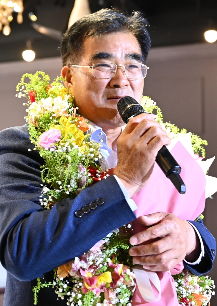 [서천=뉴시스] 국민의힘 김기웅 충남 서천군수 당선자. (사진= 김기웅 후보 캠프 제공) 2022.06.02. photo@newsis.com *재판매 및 DB 금지