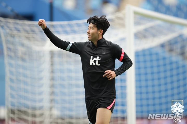 [서울=뉴시스]훈련 중인 축구대표팀 손흥민. (사진=대한축구협회 제공)