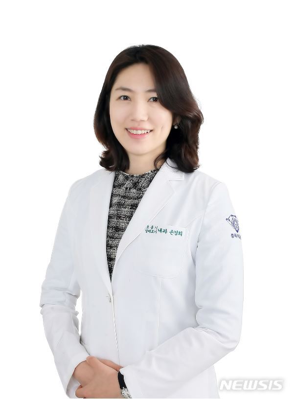 [서울=뉴시스]손경희 경희대병원 호흡기알레르기내과 교수. (사진= 경희의료원 제공) 2022.06.07