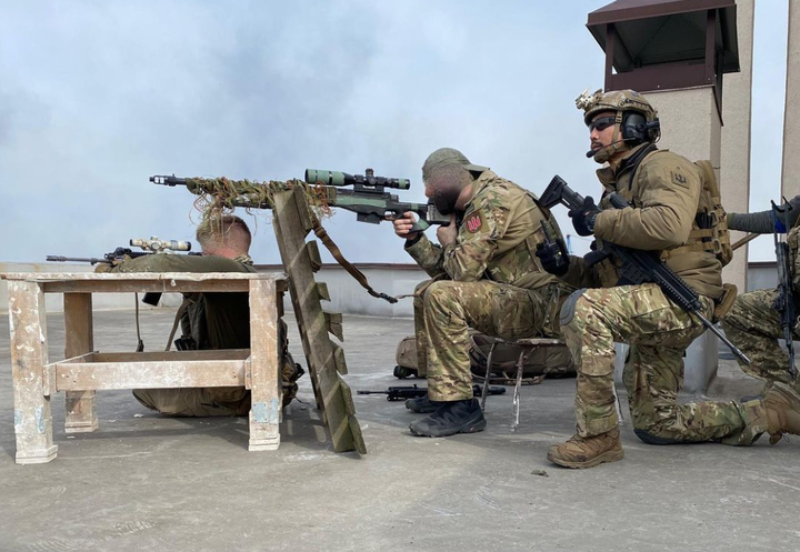 [서울=뉴시스] 우크라이나 국제 의용군으로 참전한 해군 특수전전단(UDT/SEAL) 출신 유튜버 이근. (사진=이근 인스타그램 캡처) 2022.06.07. photo@newsis.com *재판매 및 DB 금지