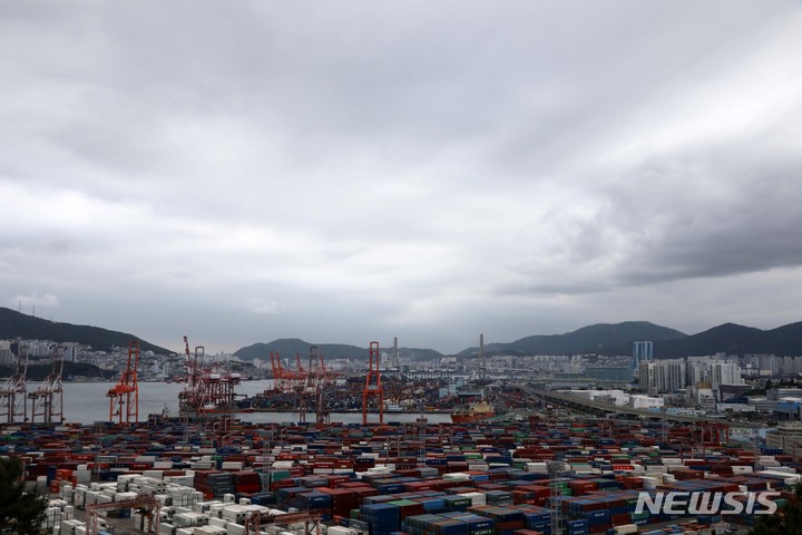 부산, 가끔 구름 많은 날씨…낮 최고 12도