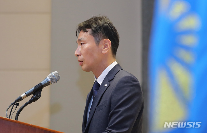 [서울=뉴시스] 전진환 기자 = 이복현 신임 금융감독원장이 7일 오후 취임식이 열린 서울 여의도 금감원에서 취임사를 하고 있다. 2022.06.07. amin2@newsis.com