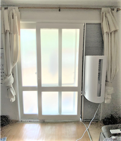 창문형 에어컨 설치 모습. (사진=원주시 제공) *재판매 및 DB 금지