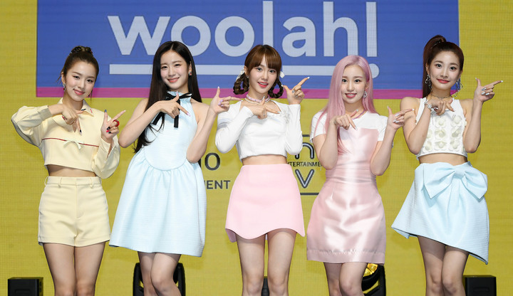 [서울=뉴시스] 우아! 미니 1집 '조이' 쇼케이스 사진. 2022.06.09. (엔브이엔터테인먼트 제공) photo@newsis.com  *재판매 및 DB 금지