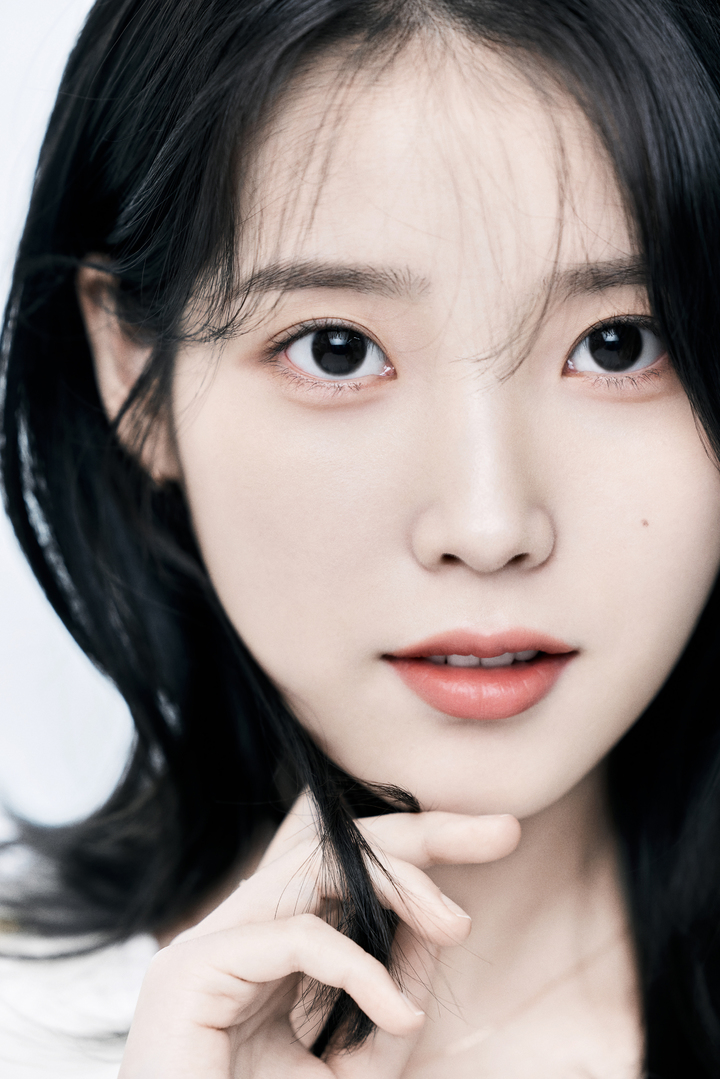 [인터뷰]이지은이 밑바닥 인생을 살아내는 법