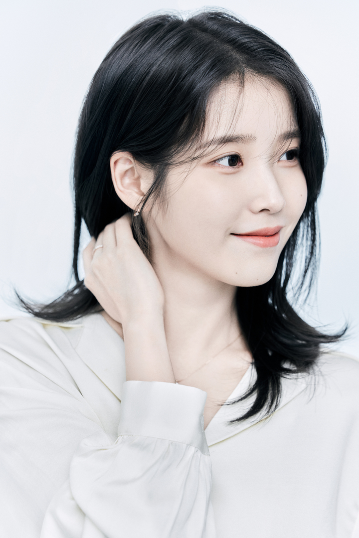 [인터뷰]이지은이 밑바닥 인생을 살아내는 법