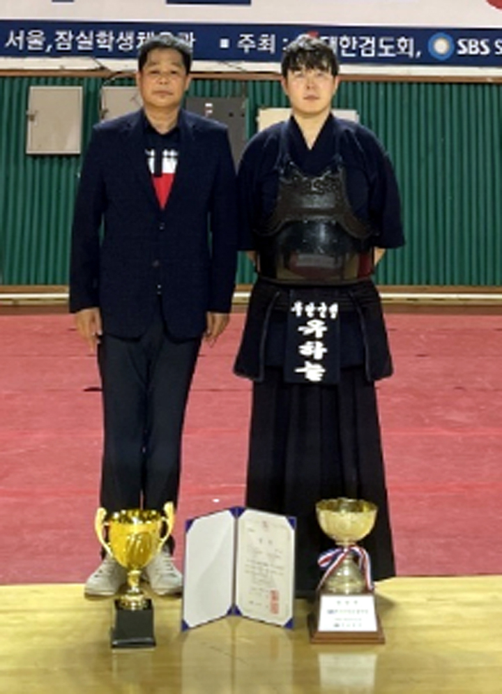 [무안=뉴시스] 전남체육회는 무안군청 유하늘이 서울 잠실학생체육관에서 열린 '2022 SBS배 전국검도왕대회'에서 올 시즌 개인전 첫 금메달을 목에걸었다고 13일 밝혔다. (사진=전남체육회 제공). photo@newsis.com *재판매 및 DB 금지