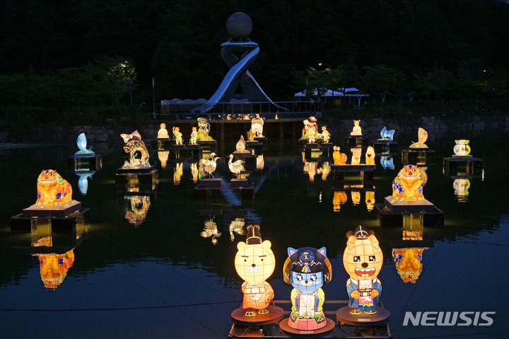 [광주=뉴시스] 광주 서구는 코로나19 완전한 종식과 6·15 남북공동선언 22주년을 맞아 풍암호수공원에서 광주평화음악회를 개최한다고 14일 밝혔다. (사진=광주 서구 제공) 2022.06.14. photo@newsis.com